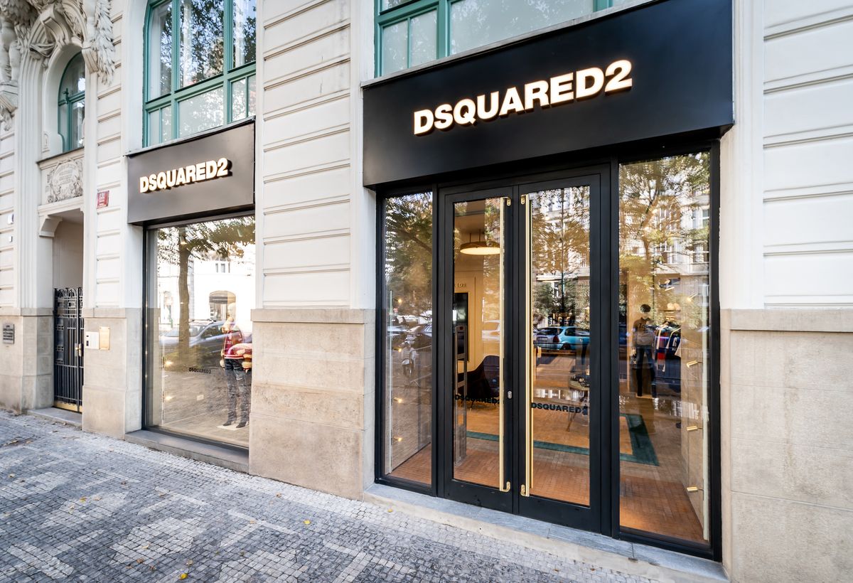 cửa hàng Dsquared2