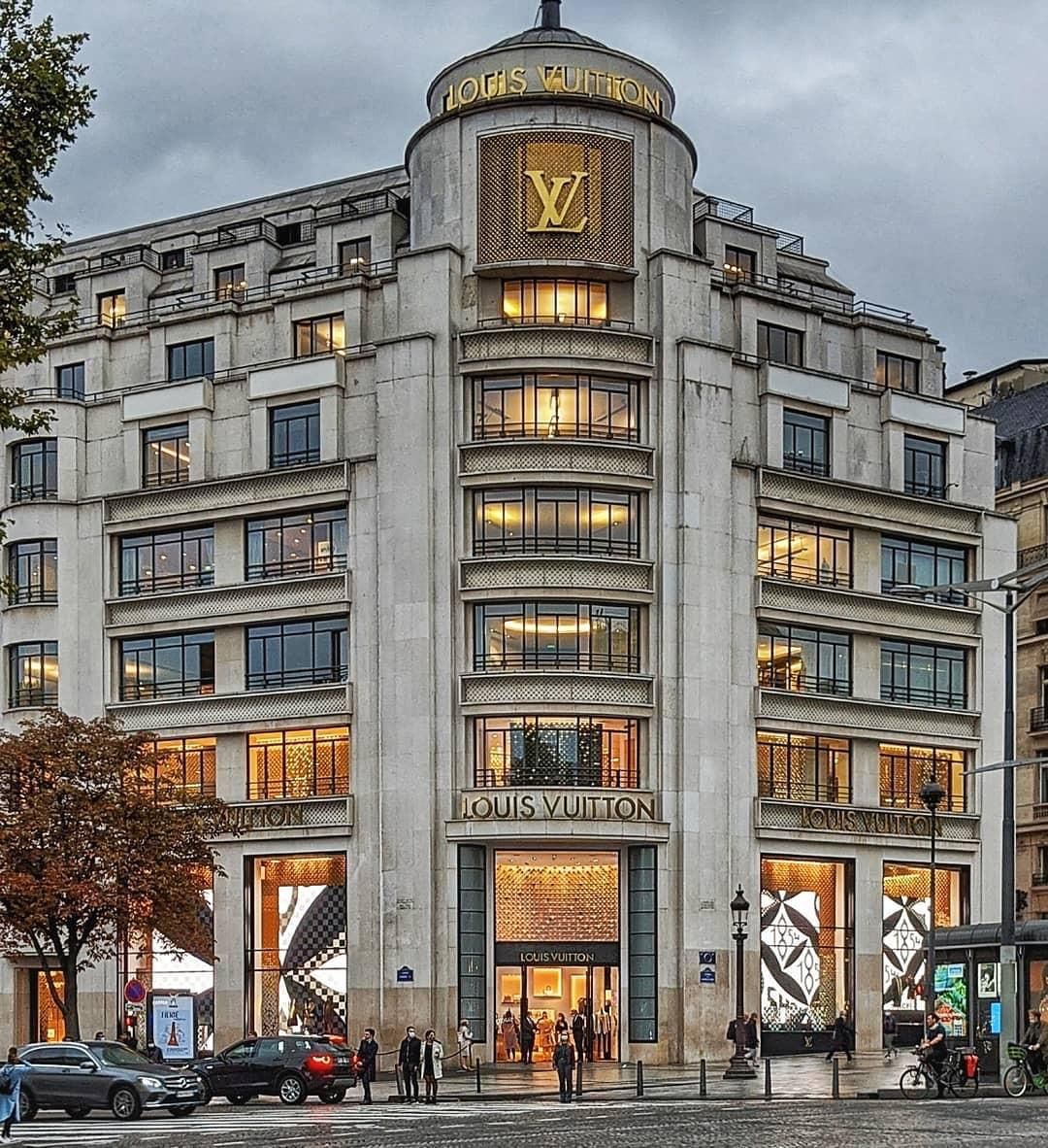 cửa hàng Louis Vuitton