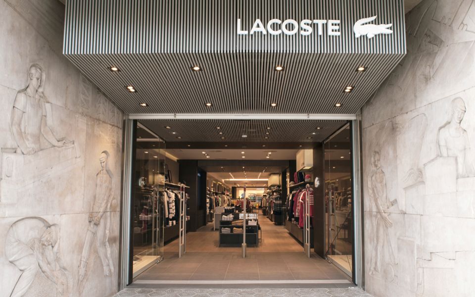 cửa hàng lacoste tại Pháp
